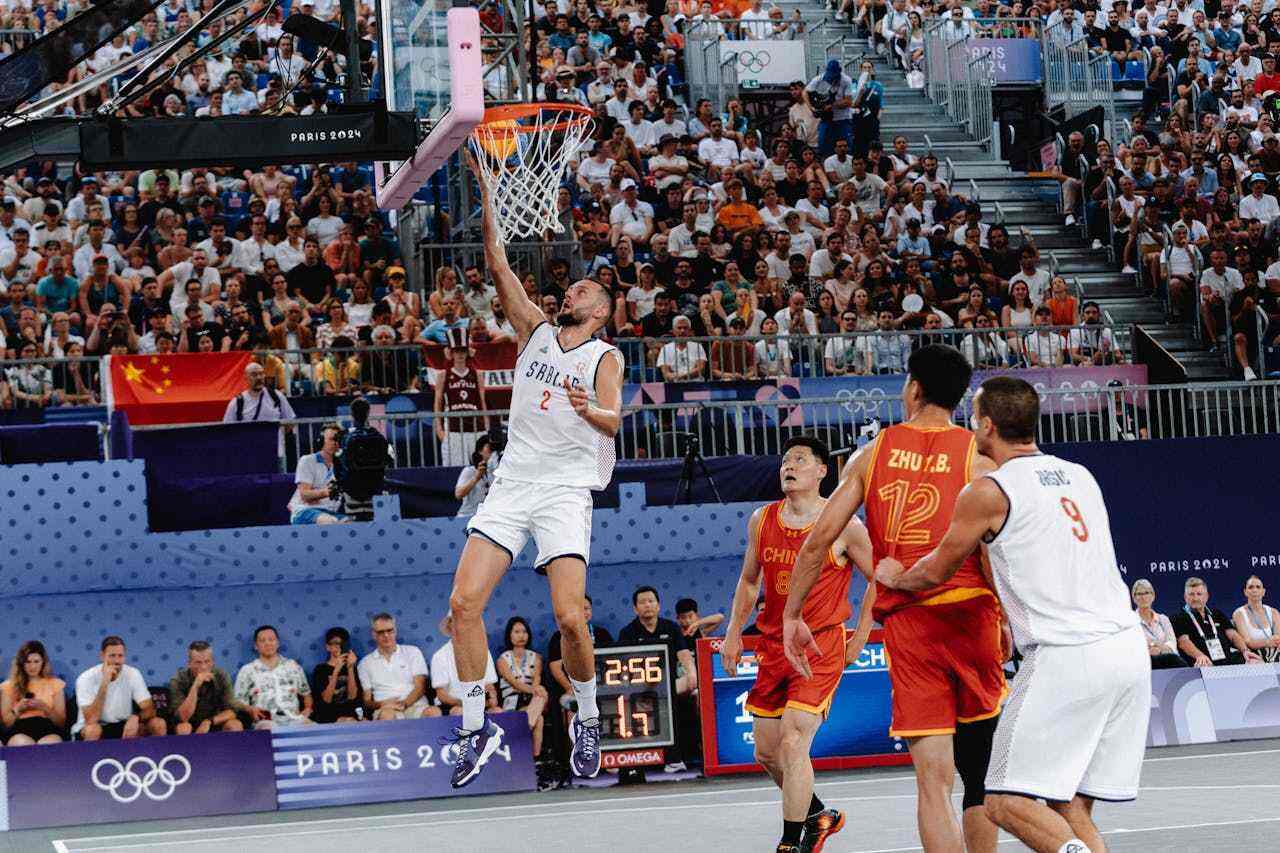 那不勒斯vs尤文首发：丁丁缺阵！霍伊伦，伊尔迪兹在列（那不勒斯战尤文首发出炉：丁丁缺席，霍伊伦、伊尔迪兹进入首发）