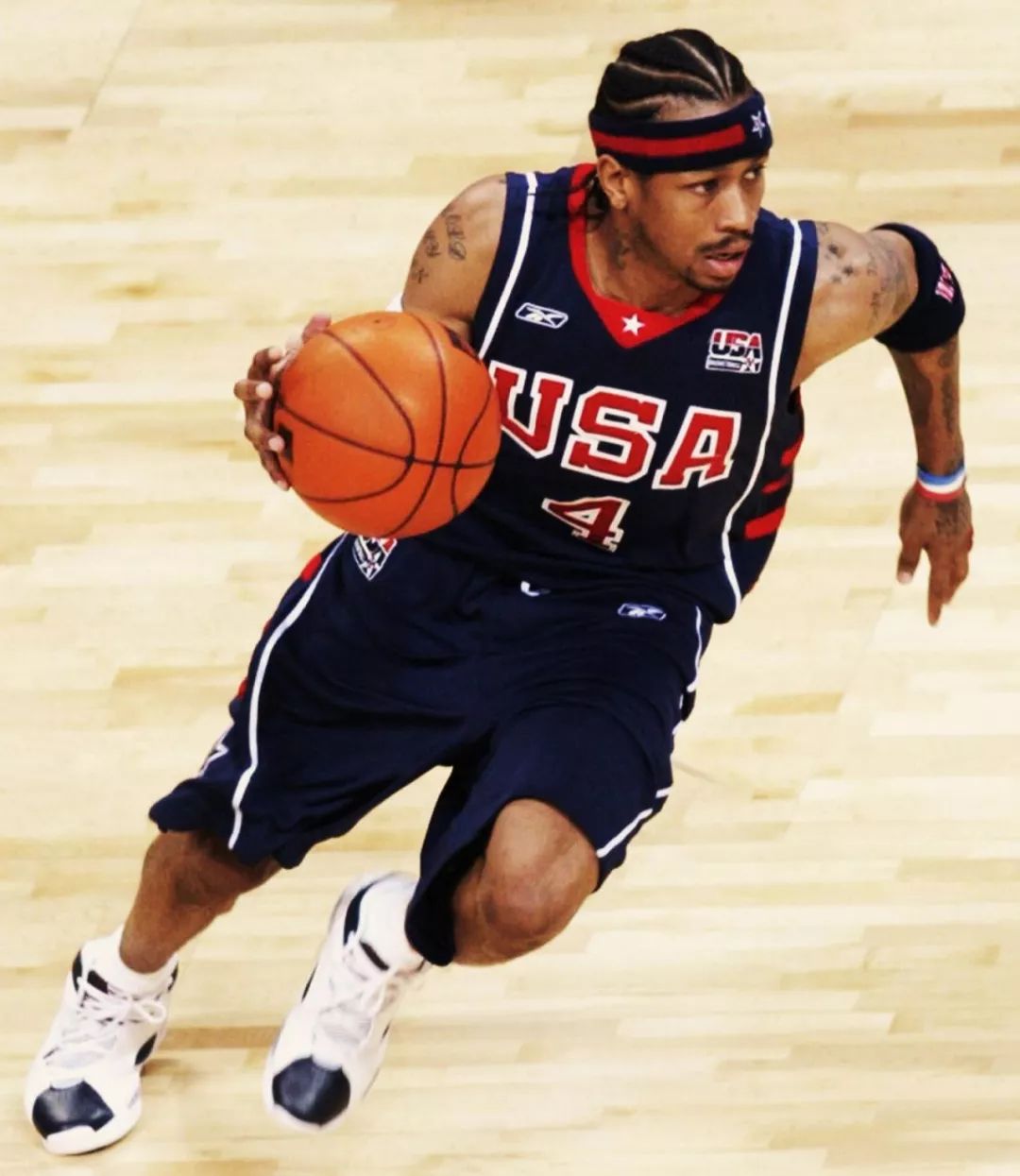 美记：鲍尔默对快船这帮人有种疯狂的执念，他们不会彻底重建（美记者：鲍尔默痴迷这批快船球员，球队无意推倒重来）