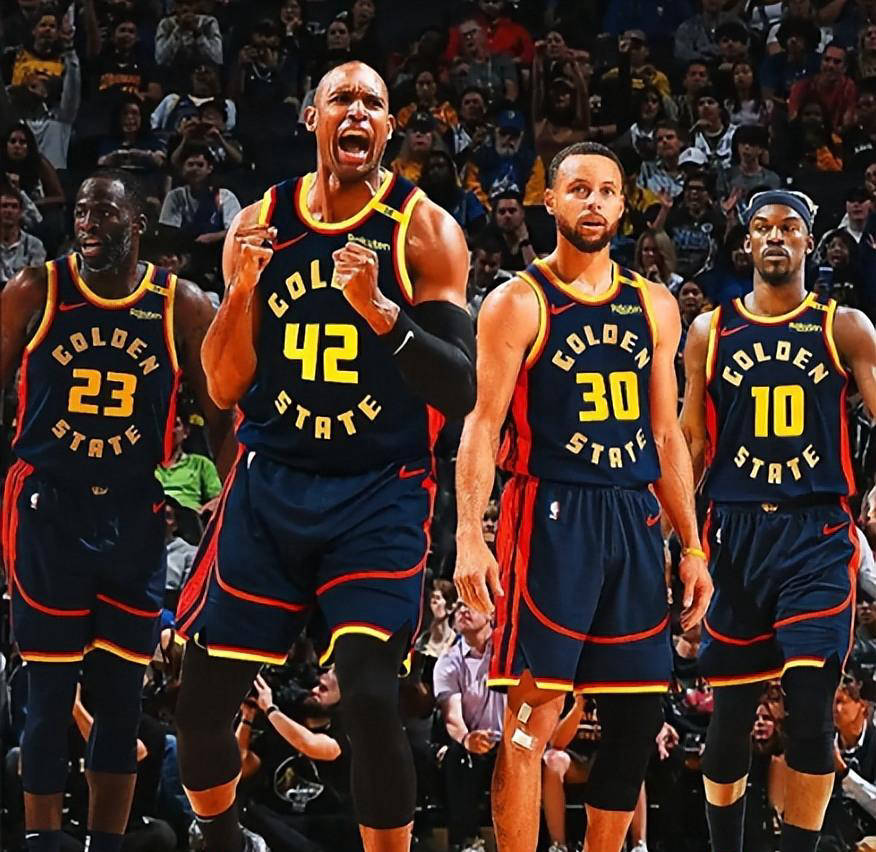 马丁内斯：昨天训练后B费让内维斯主罚任意球；更衣室氛围很好（马丁内斯透露：B费昨训后将任意球机会让给内维斯，更衣室气氛不错）