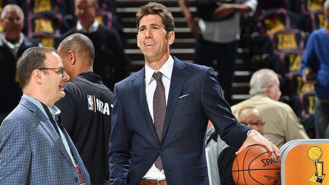 TA跟队：谢什科的谈判周三开始有进展，曼联还处于试探性阶段（TA记者：谢什科谈判自周三起有起色，曼联仍处于试探阶段）