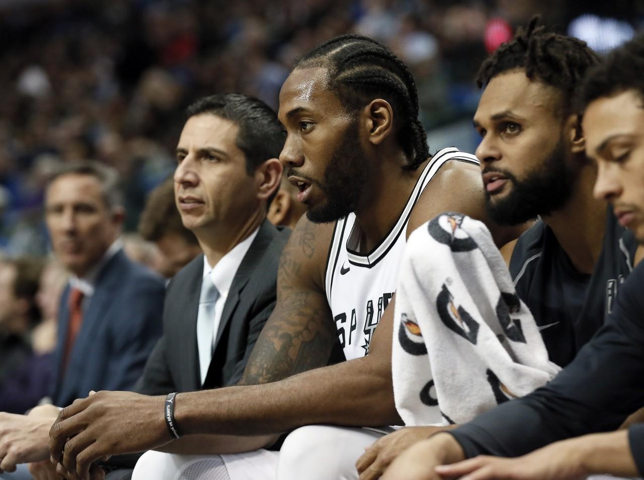 CBA球员最佳阵容提名：前三竞争激烈,（CBA最佳阵容提名揭晓：前三席位争夺白热化）